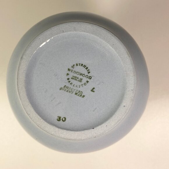 1950s Wedgwood Queensware Embossed Cream On Blue Creamer Sugar Bowl - Picture 12 of 16